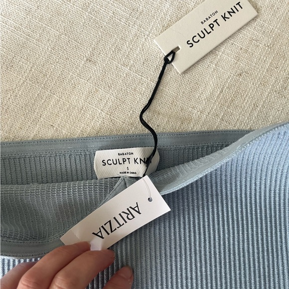 New Aritzia Sweetheart Cropped Tube Top in Light Blue, size S, NWT - Picture 5 of 6